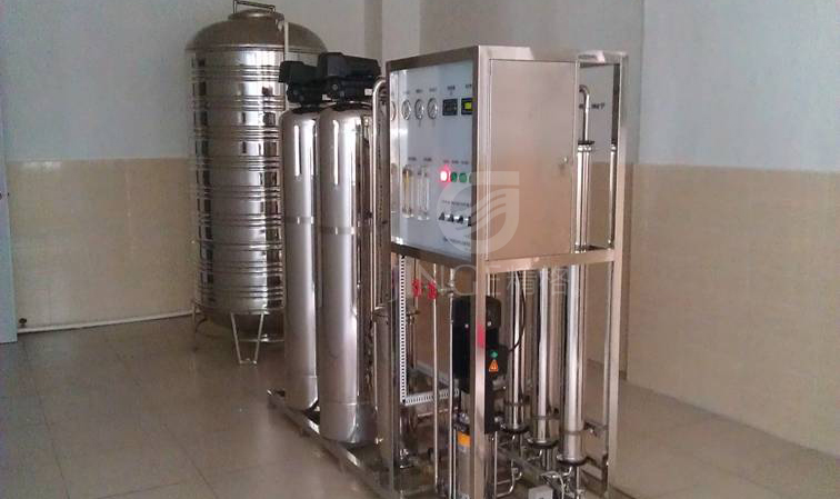 學(xué)校<a href='http://m.hlopyn.com/bggxysj.htm' class='keys' title='點(diǎn)擊查看關(guān)于飲水機(jī)的相關(guān)信息' target='_blank'>飲水機(jī)</a>