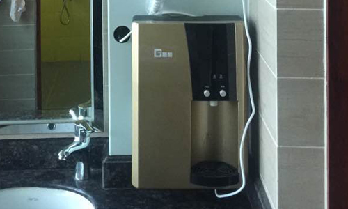壁掛飲水機(jī) 壁掛飲水機(jī)